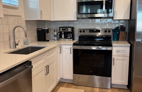Wilmington Beach Maison | Newly Constructed 3 Bedroom Home - Rooftop Deck-Close to Beach in Carolina Beach