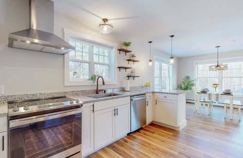 Gorham Appartement | Newly Constructed Two-BR Retreat Near Portland
