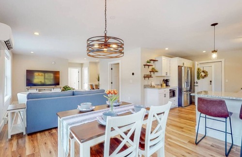 Gorham Appartement | Newly Constructed Two-BR Retreat Near Portland