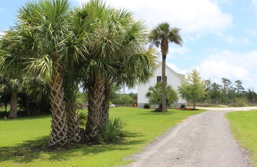 Edisto Island Appartement | Newly Constructed Garage Apartment w/ Marsh Views; 3 Miles to Beach; CableTV/WiFi