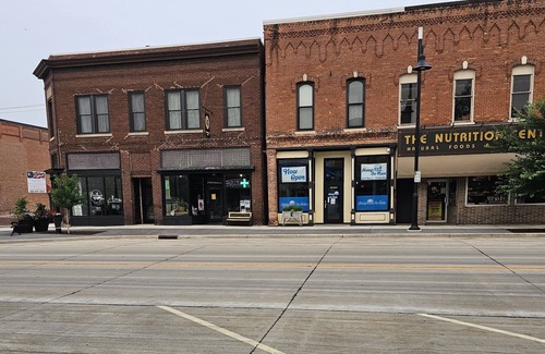 Waupaca Appartement | Newly finished 1 bedroom loft apartment located in downtown Waupaca.