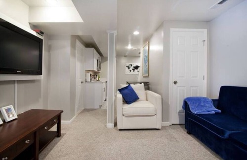 Brightwood Park Appartement | 1br neuf à Petworth, parking et cour.