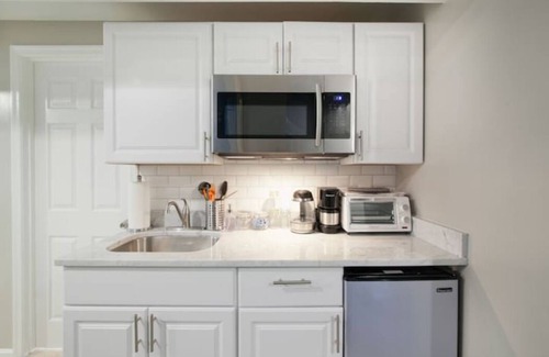 Brightwood Park Appartement | 1br neuf à Petworth, parking et cour.