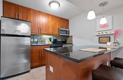 Allandale Copropriété | Newly furnished 2/2 bedroom condo in Centrally-located, delightful Austin