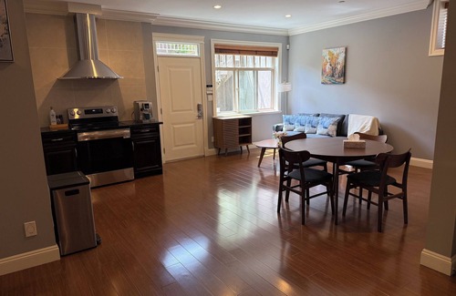 Arbutus Ridge Maison | Newly furnished King-bed Room1, shared bath and common space