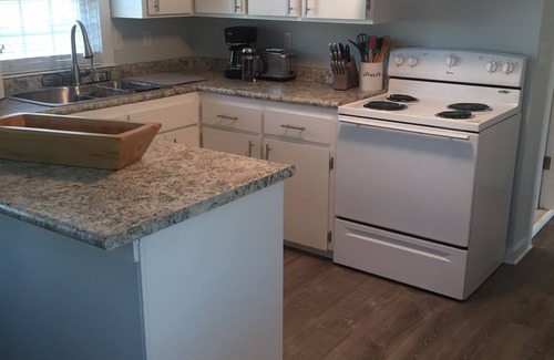 Camp Ellis Appartement | Une chambre nouvellement meublée à quelques pas de Ferry Beach
