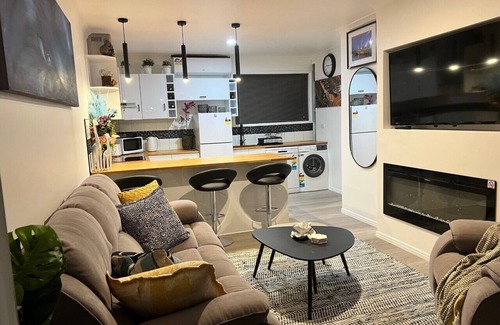 Taigum Appartement | Newly Listed and Centrally located , walk to restaurant's , cafes and shopping ,