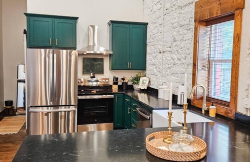 Farmington Appartement | Newly opened stay close to UA!