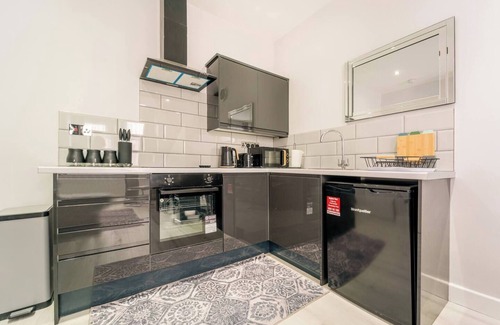 Newbury Appartement | Newly Refurbished 2 Bedroom Flat Near Train Station in Seven Kings/london