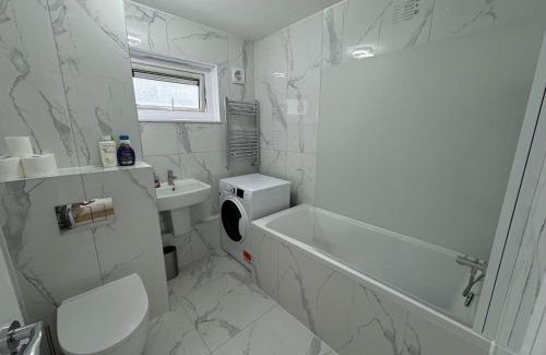 Custom House Appartement | Newly Refurbished 2BD Flat Close to ExCel London