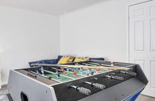 Basildon Maison | Newly Refurbished 3BR House Basildon, Garden, Netflix & Trisport Table