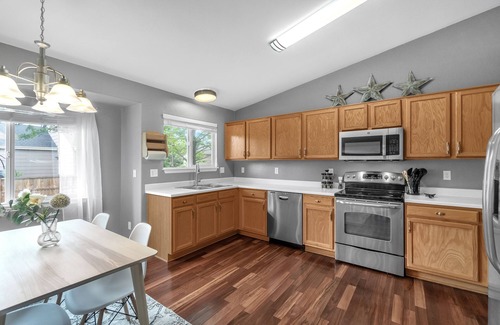 Westridge Maison | Newly Refurnished 3 Bed 2 Bath Highlands Ranch Home - Executive Rental