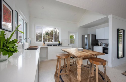 Double Bay Maison | Newly Remodeled Home on Pink-Sand Double Bay Beach, Spectacular Views