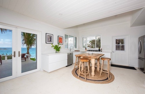Double Bay Maison | Newly Remodeled Home on Pink-Sand Double Bay Beach, Spectacular Views