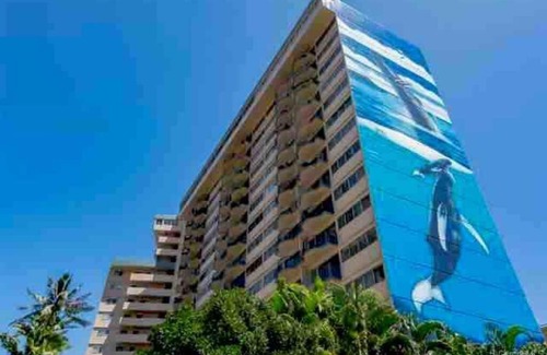 McCully - Moiliili Appartement | NEWLY Remodeled 2 BDRM Queen