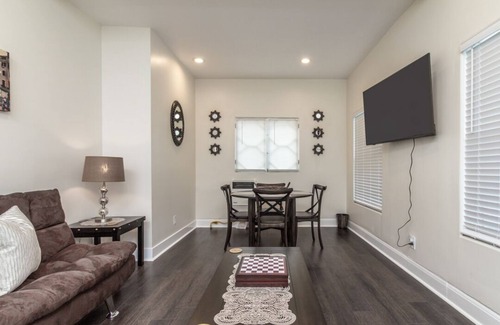Pico-Union Appartement | NEWLY REMODELED! 2BR 1BA near LA Convention Center