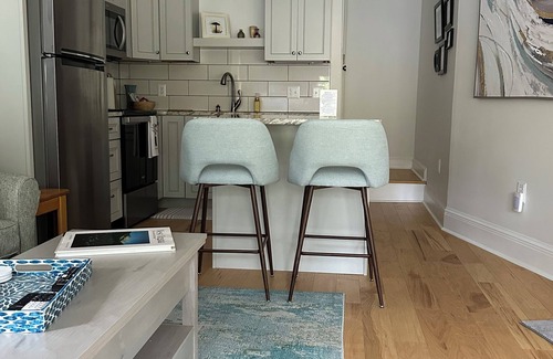 Oak Hill Appartement | Newly remodeled apartment in a serene setting!