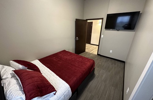 Mattoon Hôtel | Newly Remodeled! B3 - Two Room Suite, King & Queen