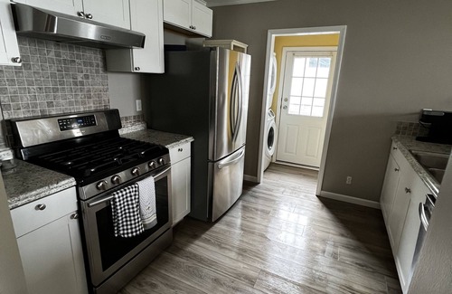 Cayuga Maison | Newly remodeled Cayuga Cottage with private dock on the sunset bay.