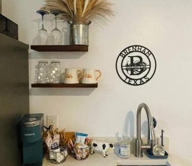 Brenham Maison | Newly remodeled studio near downtown Brenham