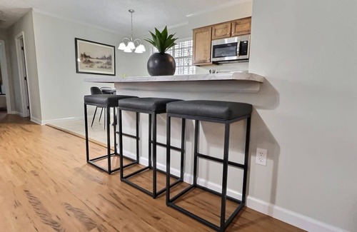 Uniontown Maison | Newly Remodeled Spacious 4-bedroom House With WiFi, AC, and More