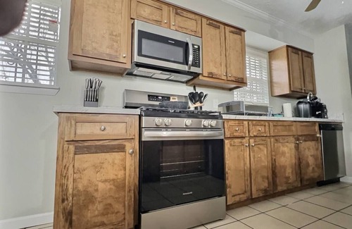 Uniontown Maison | Newly Remodeled Spacious 4-bedroom House With WiFi, AC, and More
