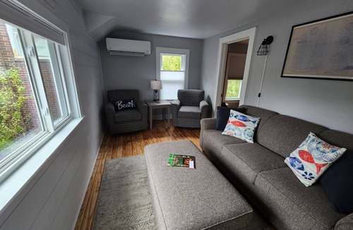 Fairport Harbor Appartement | Newly Remodeled - Quiet 1 Bedroom Apartment with View of Lake Erie