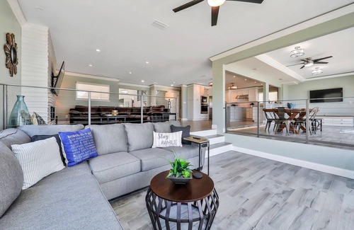 Ocean View Halifax Estates Maison | Maison de plage récemment rénovée avec piscine privée, terrasse, balcon et vue magnifique sur l'océan