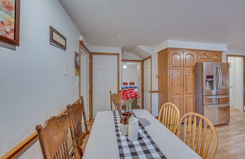 Mount Pleasant Mills Maison | Hunter’s Dutch Country Paradise on 60-Acre Farm!
