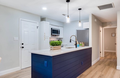Orlando Maison | Newly renovated 2 Bed, 2bath home with private fenced in backyard.