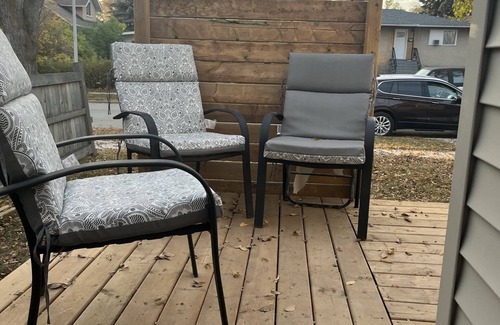 Northwest Edmonton Maison | Newly renovated 2-bedroom house close to NAIT and downtown.