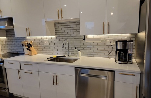 South Boston Copropriété | Newly renovated 2 br/2ba with office retreat within the heart of South Boston