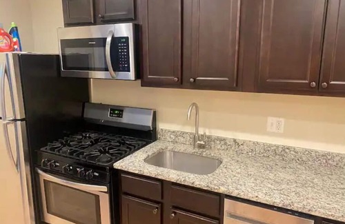 Northeast Maison | Newly Renovated 2BD 2BR unit in the heart of NE DC!