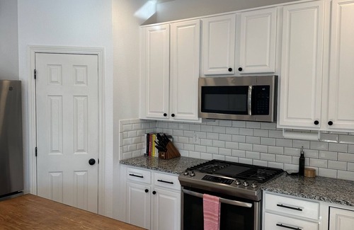 Castle Rock Maison | Newly Renovated 4 Bedroom Family Home with incredible yard!
