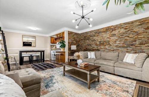 Dearborn Maison | Newly Renovated 4 Bedroom 2 Bath Downtown Dearborn