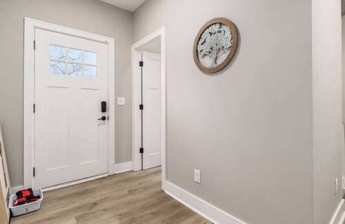 Livingston Park Maison | Newly Renovated! 8 mins to High st!