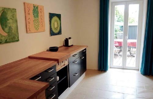Donaustauf Appartement | Newly renovated and high-quality furnished holiday apartment with a quiet terrace