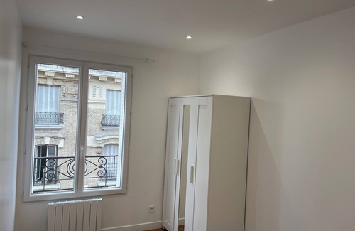 Pantin Appartement | Appartement refait à neuf scintillé de blanc, un havre de paix.