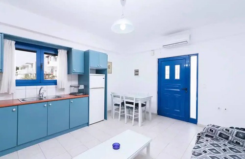 Lentas Appartement | Newly renovated apartment right on the beach in Lentas