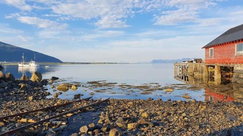 Haram Appartement | Newly renovated apartment in beautiful Haramsøy