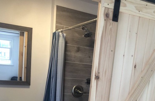 Gorham Appartement | Newly renovated “barn” unit in excellent location.