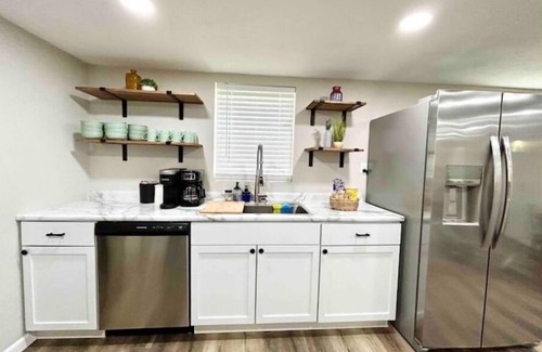 Springfield Maison | Newly Renovated Close to Evangel University!
