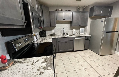 Navarre Maison | Newly Renovated Close to the Beach