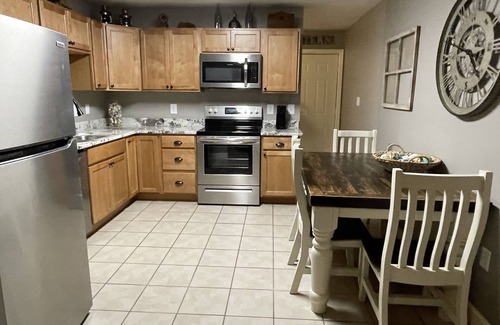 Navarre Maison | Newly Renovated Close to the Beach
