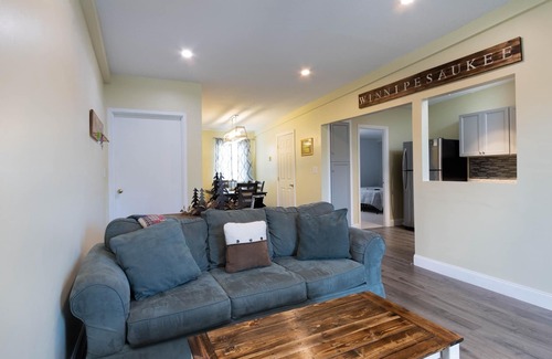 Weirs Beach Copropriété | Newly Renovated Condo, minutes from Weirs Beach, Concert Venue and Ski Mountain!