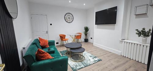 Burnley Maison | Newly renovated cosy home BB10