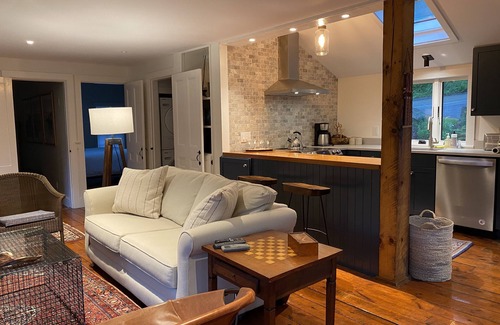 Kittery Point Maison | Newly Renovated Cottage with views of Barter's Creek