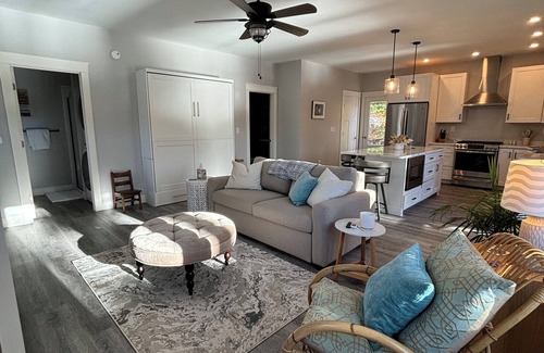 Southern Coast Appartement | Newly renovated, cozy and private directly on the river!