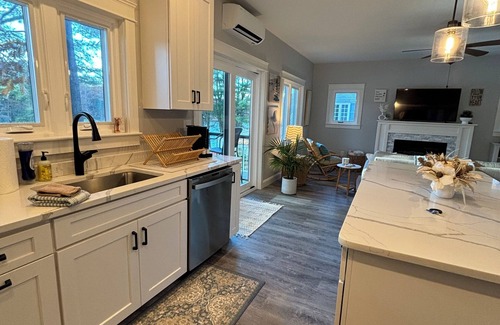 Southern Coast Appartement | Newly renovated, cozy and private directly on the river!