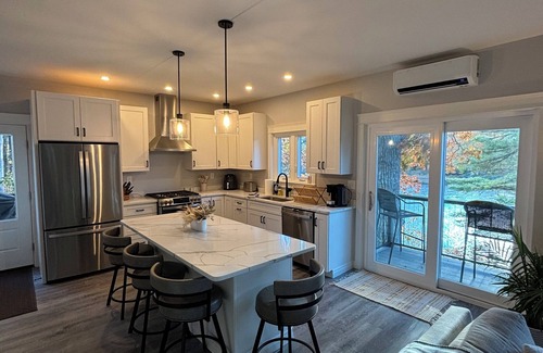 Southern Coast Appartement | Newly renovated, cozy and private directly on the river!